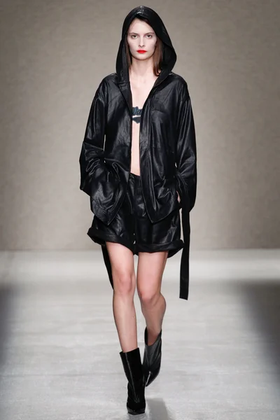 Look 25
